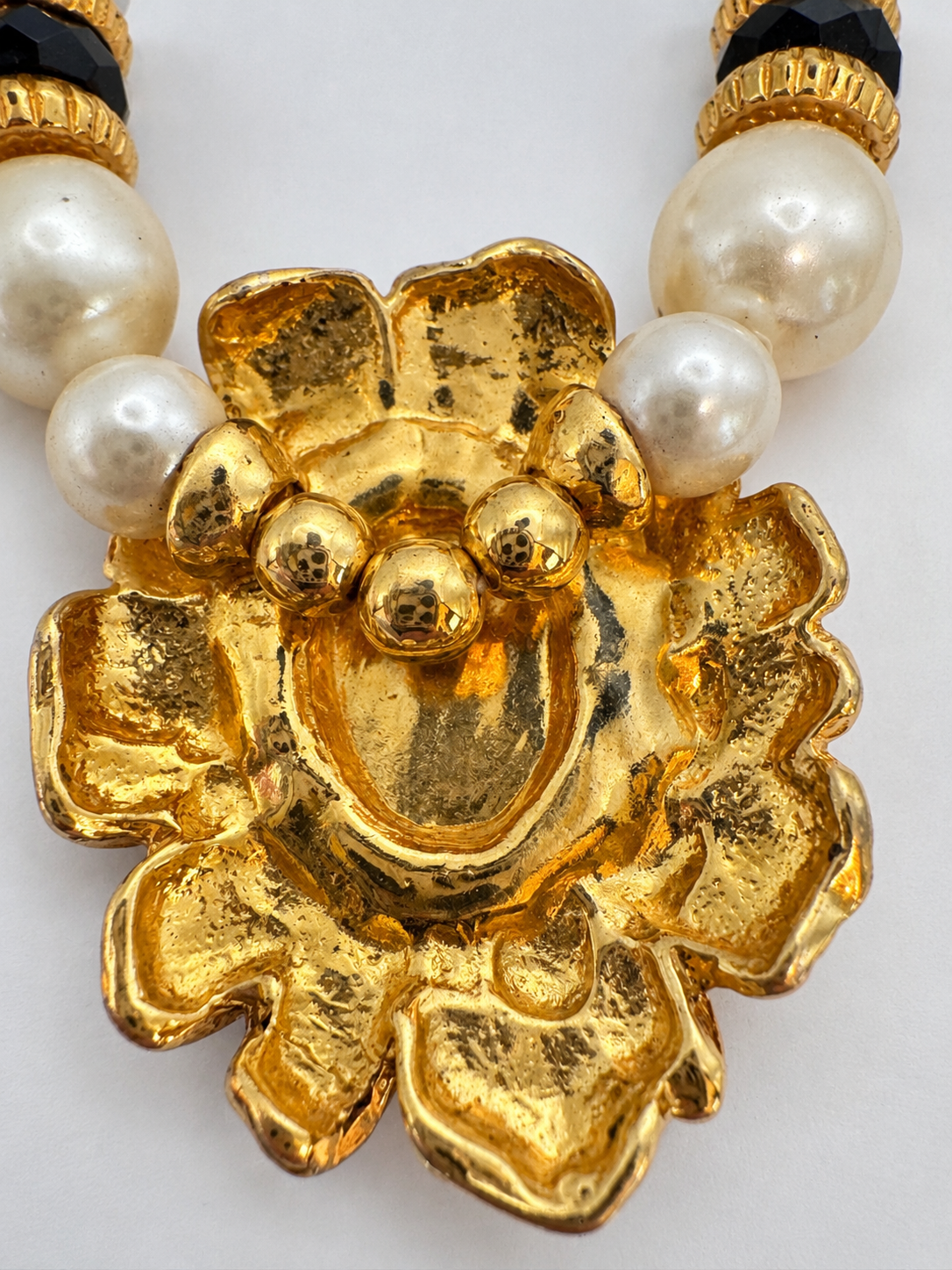 Vintage Unsigned Faux Pearl Necklace, Gold Tone Rhinestone Flower Pendant, 17"