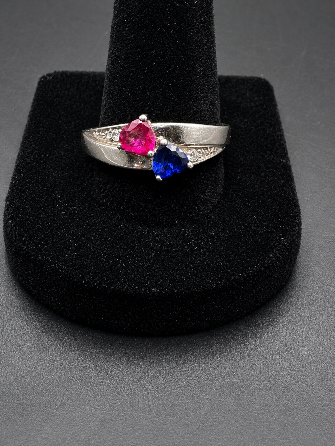 Vintage Silver Tone Pink & Blue Faceted Stone Ring Crossover Style Size 8