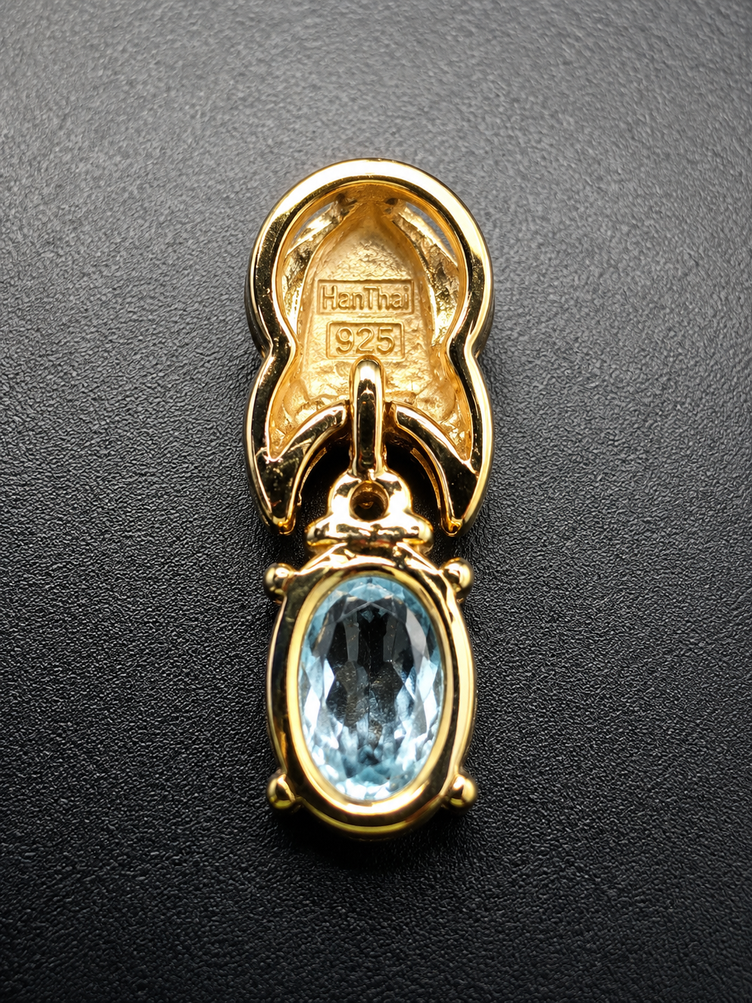 HanThai 925 Sterling Silver Gold Tone Blue Gemstone Pendant 1.2g Thailand