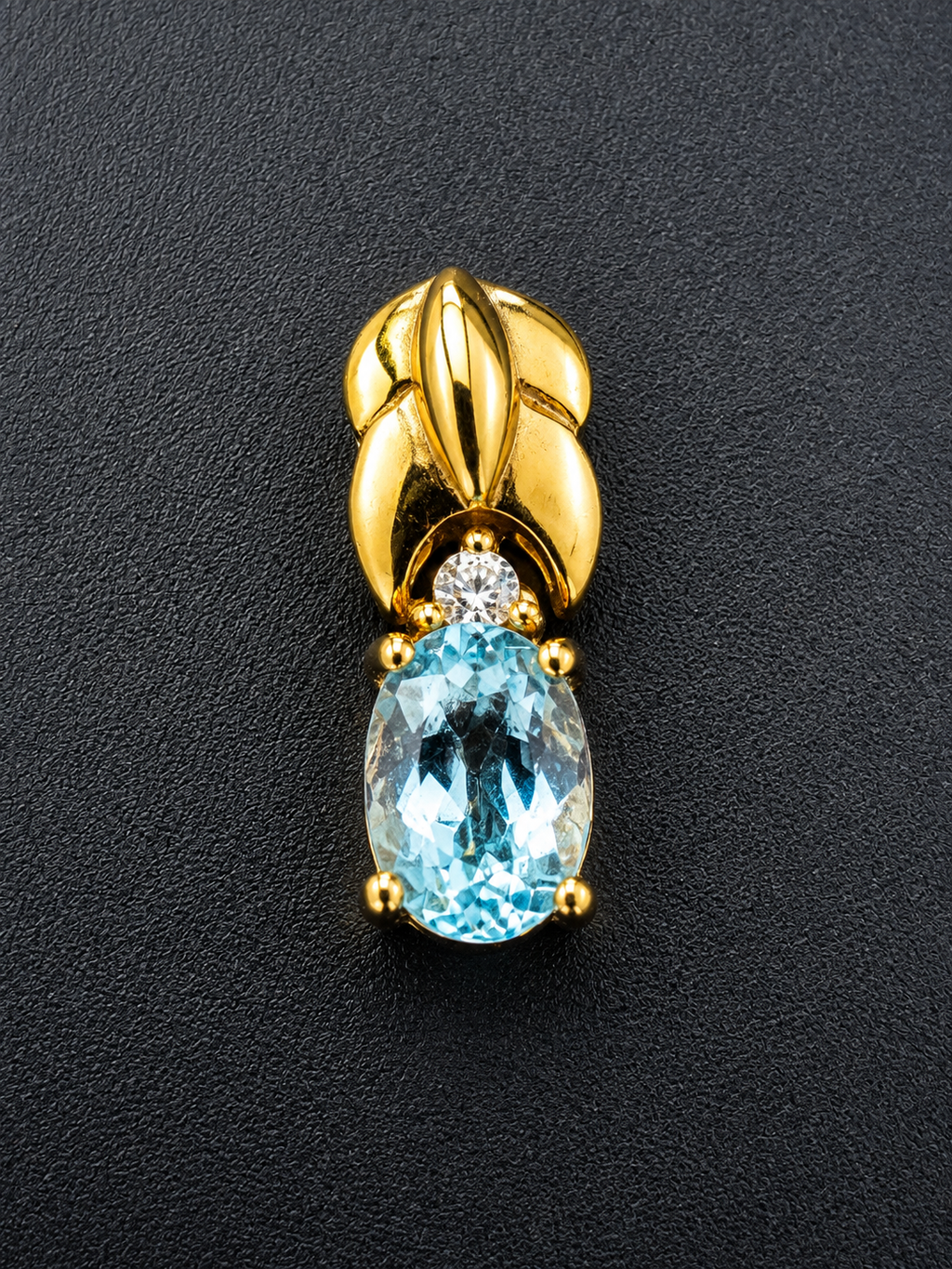 HanThai 925 Sterling Silver Gold Tone Blue Gemstone Pendant 1.2g Thailand