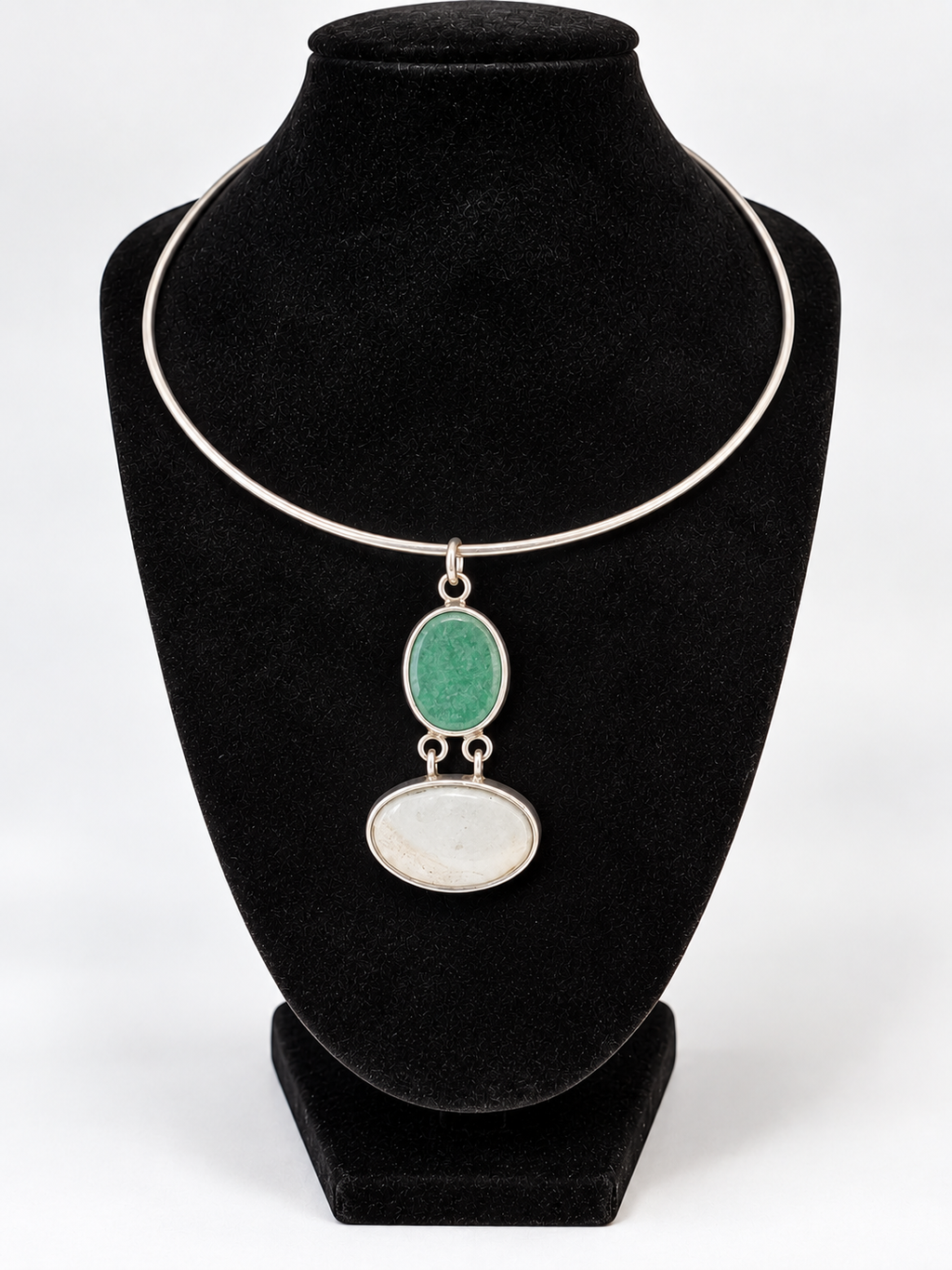 Vintage Green Stone Pendant Choker Necklace Silver Tone Wire Collar Artisan Boho
