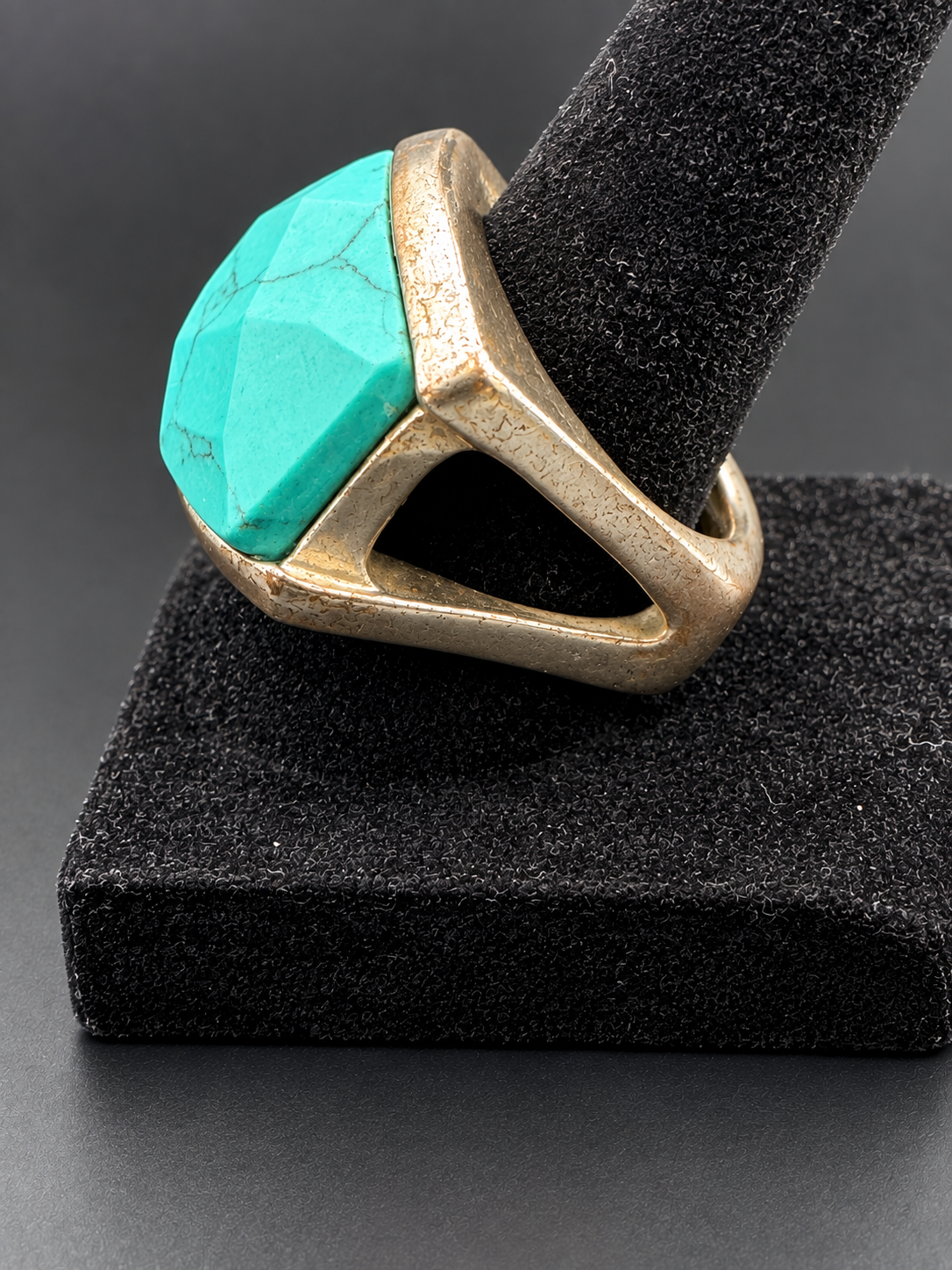 Vintage Size 7.5 Turquoise Stone Statement Ring Silver Tone Faceted Cocktail