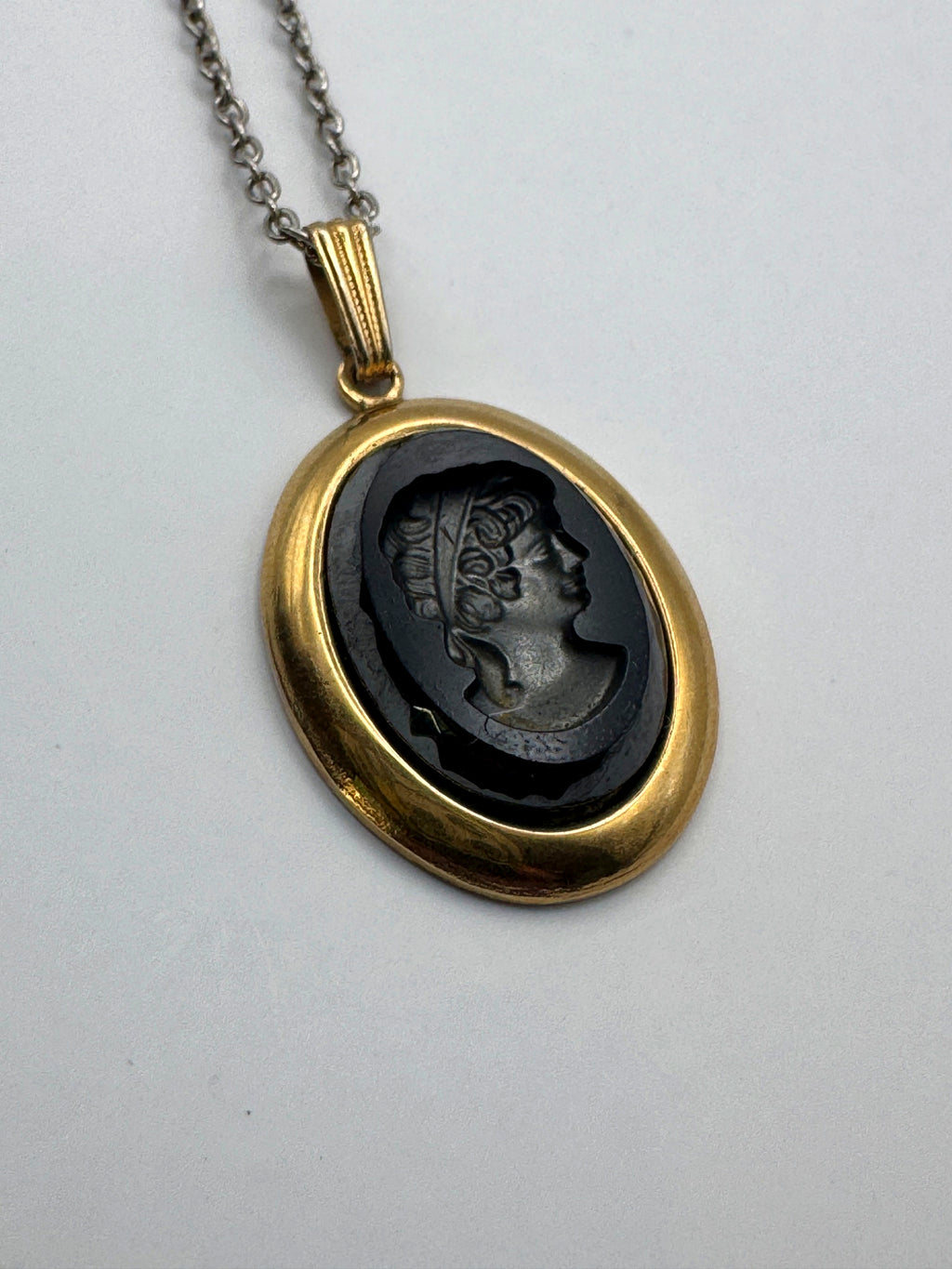 Vintage Sarah Coventry Gold Tone Black Glass Cameo Pendant Necklace, Lady Profile, Signed