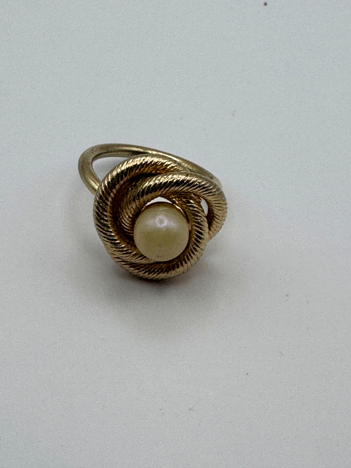 Vintage Sarah Coventry Gold Tone Faux Pearl Love Knot Ring, Size 6, Signed