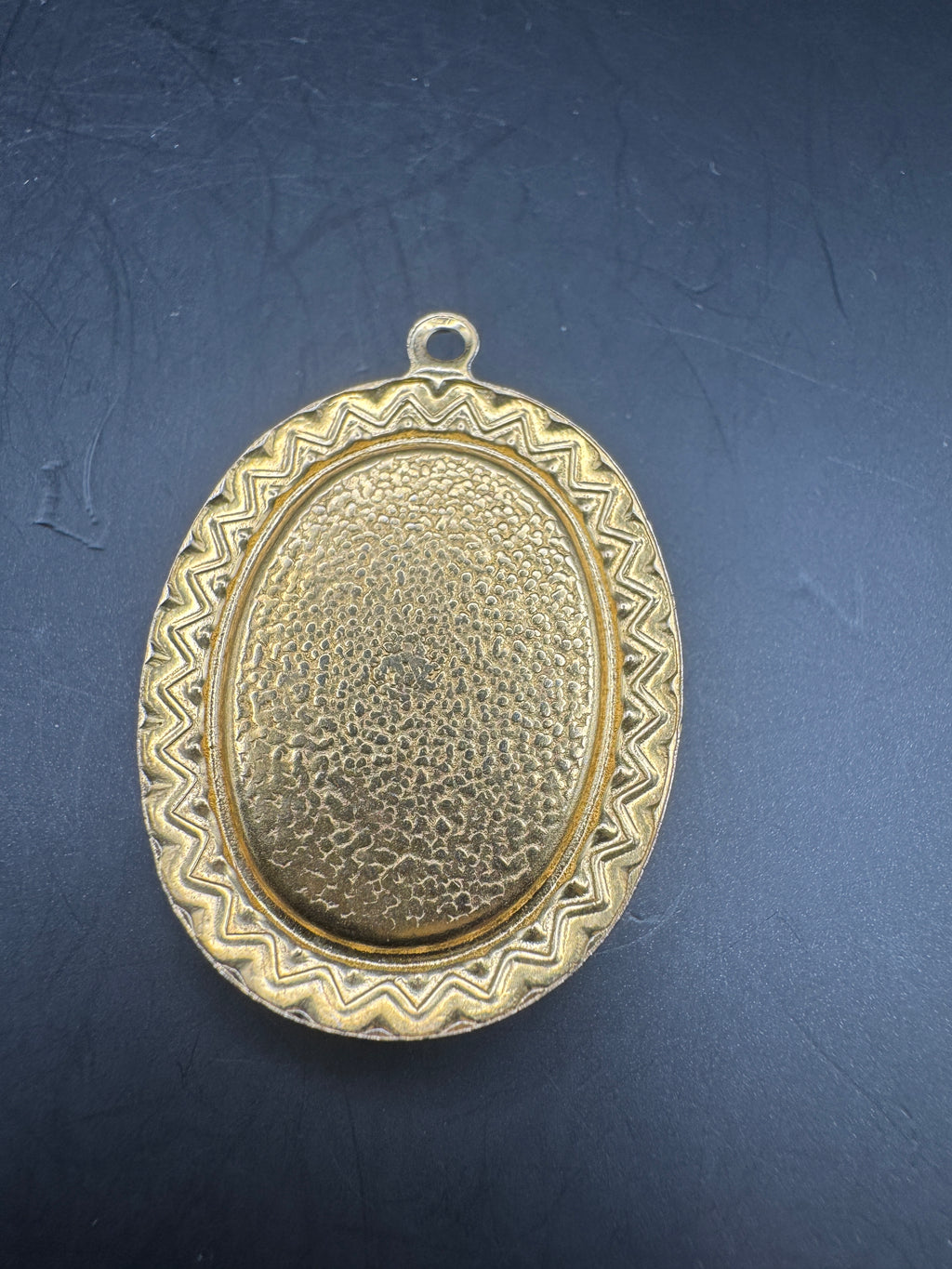 Vintage Gold Tone Cameo Pendant Brooch Oval Lady Profile Costume Jewelry