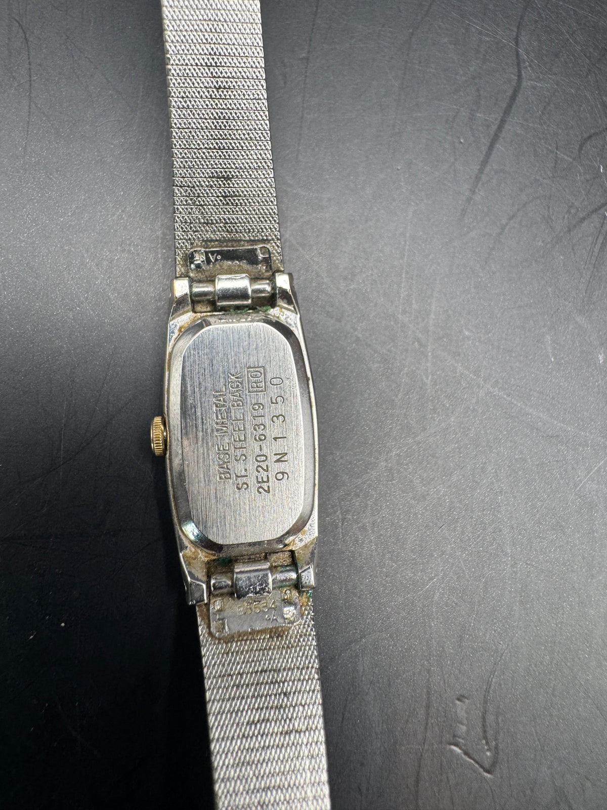 Vintage Seiko 2C20-6399 Ladies Gold Tone Two Tone Quartz Watch Untested Parts Repair