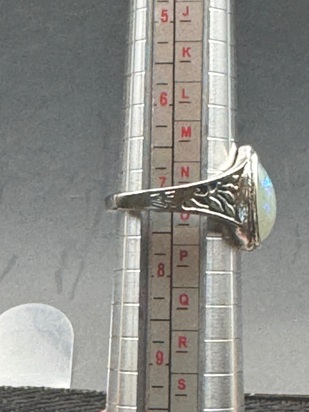 Vintage-Style Iridescent Simulated Stone Ring – Ornate Floral Setting – Unmarked – Approx. Size 7