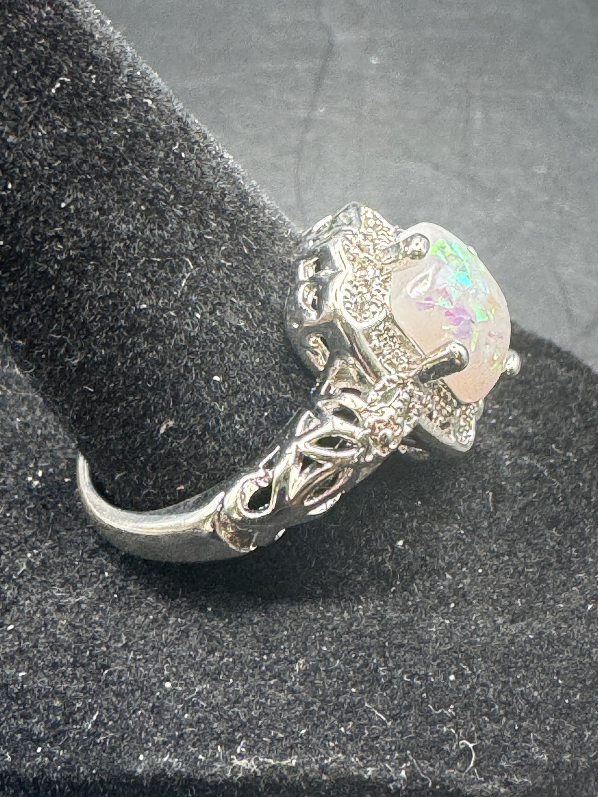 Vintage Style Iridescent Opal-Look Cabochon Ring Ornate Silver-Tone Unmarked Size 8