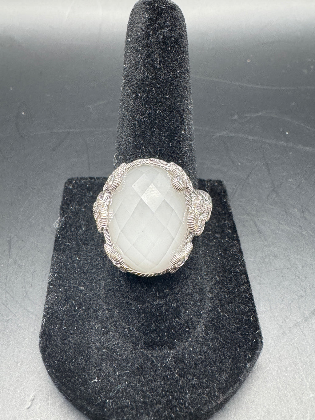 Judith Ripka 925 Thailand Sterling Silver Carved White Mother of Pearl Ring