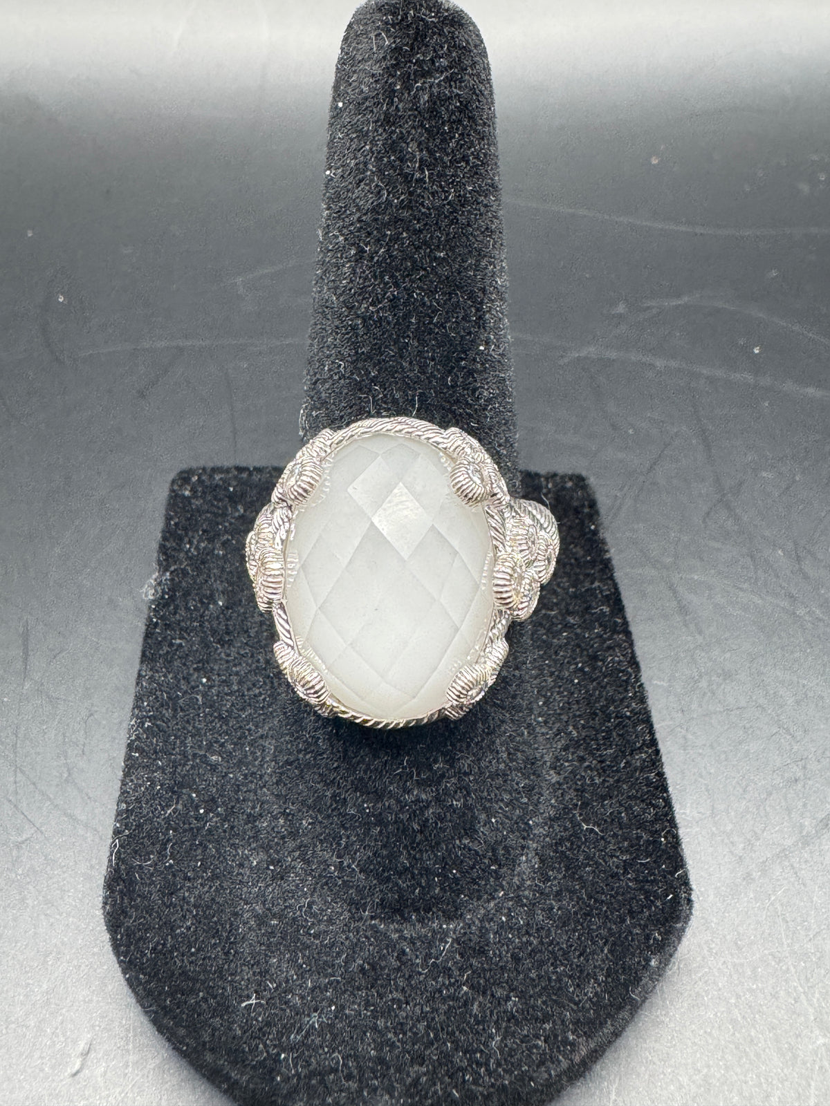 Judith Ripka 925 Thailand Sterling Silver Carved White Mother of Pearl Ring
