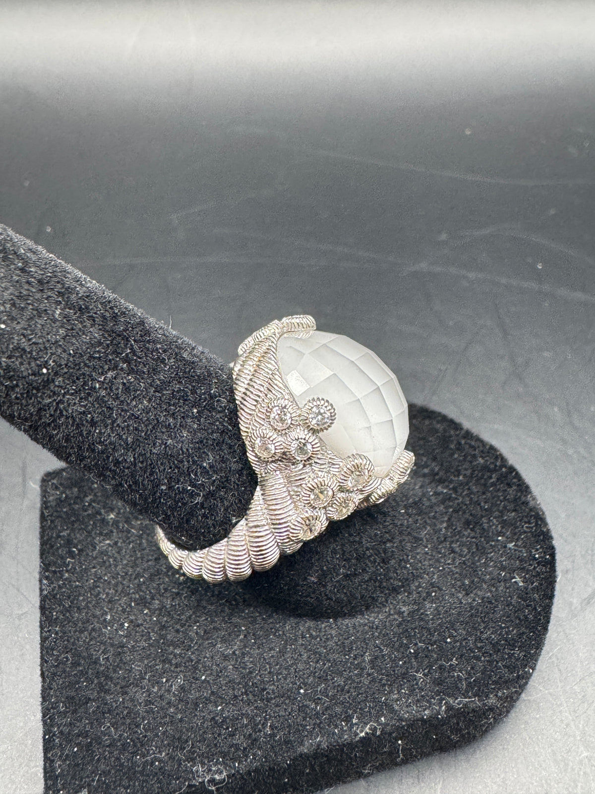 Judith Ripka 925 Thailand Sterling Silver Carved White Mother of Pearl Ring