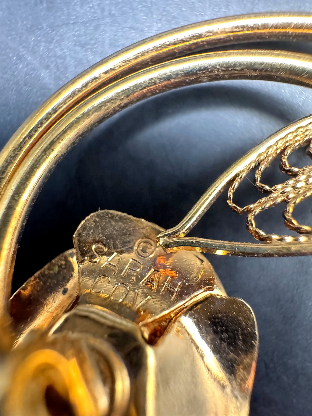 Vintage Sarah Coventry Gold Tone Rose Brooch Pin Floral Hoop Filigree Leaf