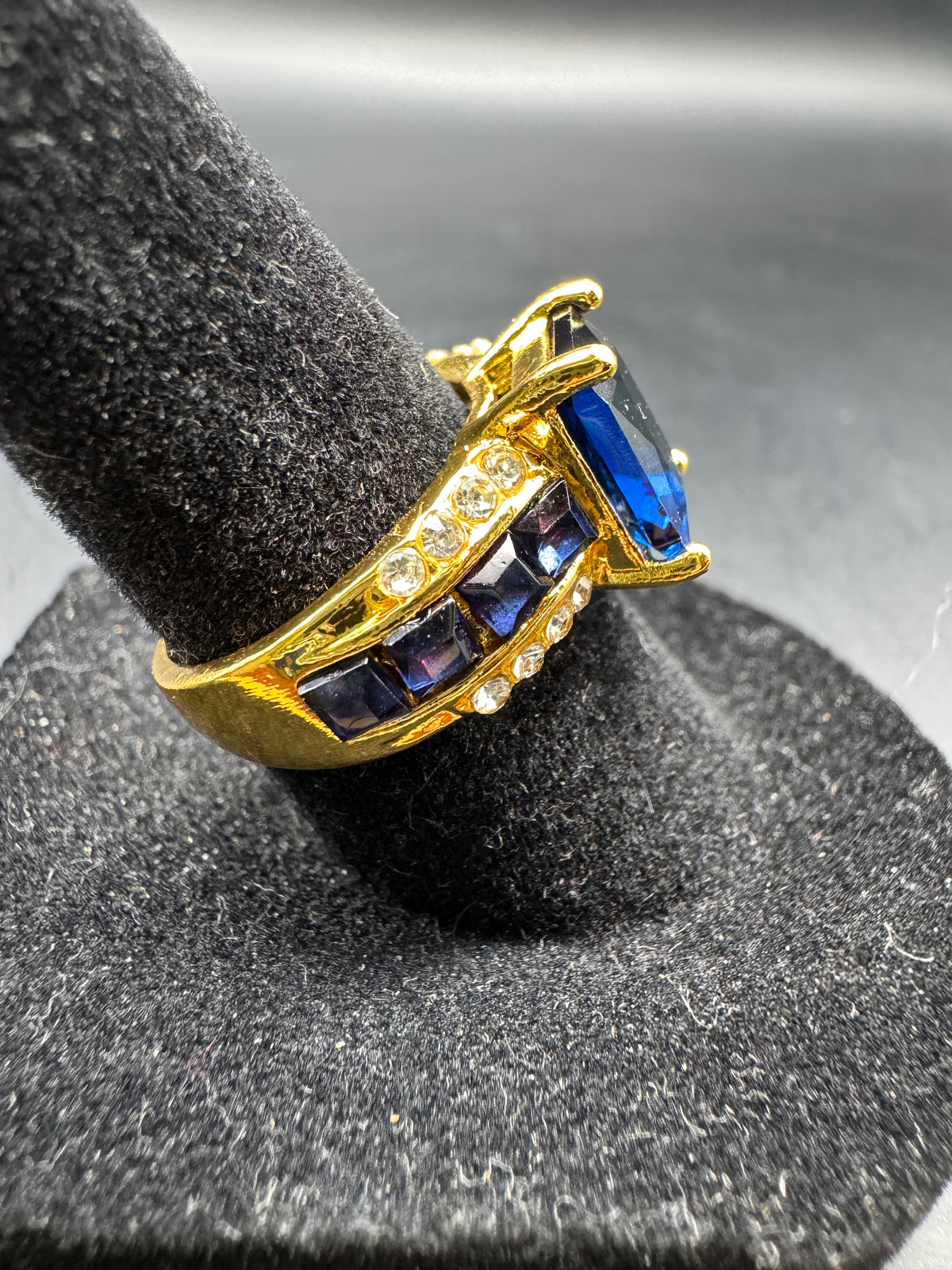 Vintage Gold Tone Cocktail Ring Emerald Cut Blue Stone Baguette Accents Size 6.5