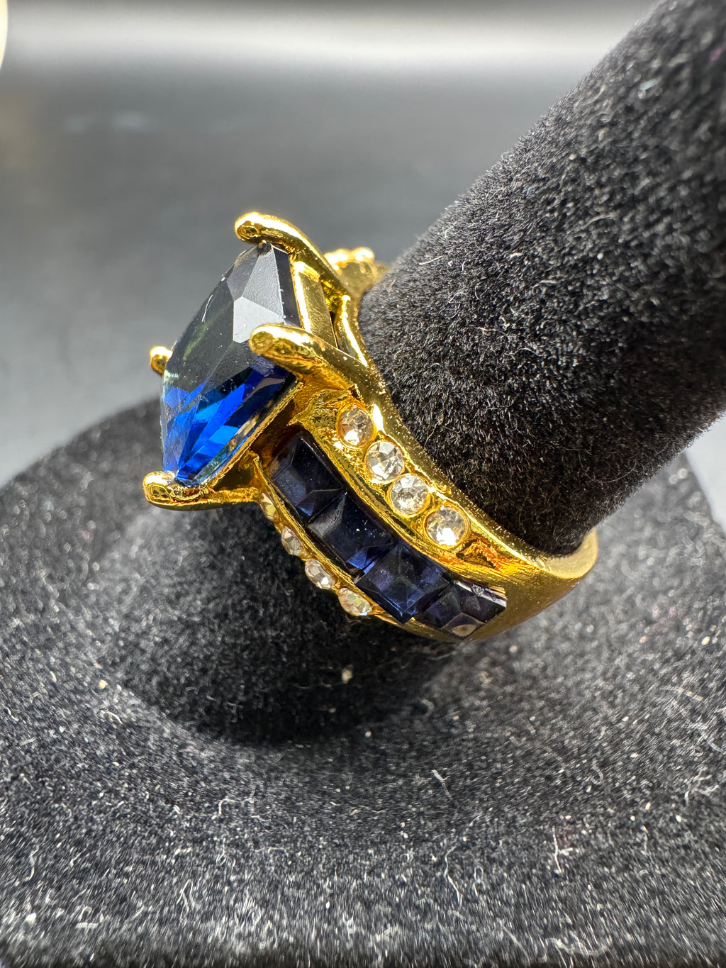 Vintage Gold Tone Cocktail Ring Emerald Cut Blue Stone Baguette Accents Size 6.5