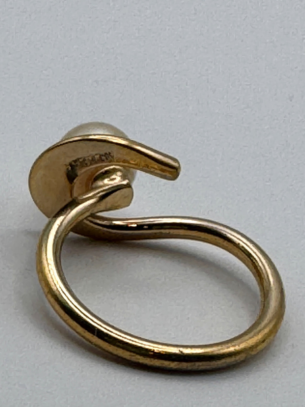 Vintage Sarah Coventry Gold Tone Swirl Ring with Faux Pearl, Size 5, Signed