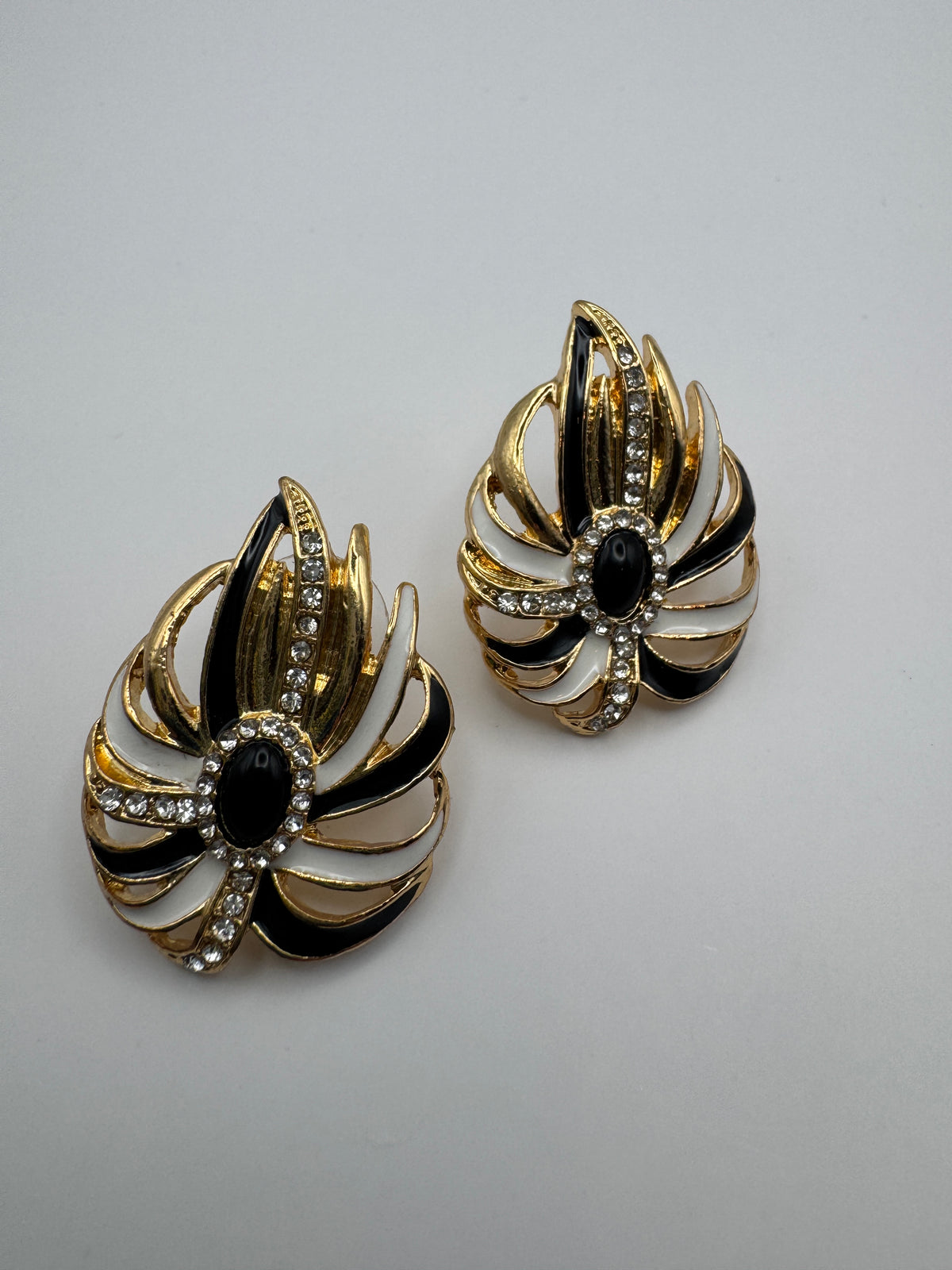 Vintage Signed Oumala Gold Tone Black White Enamel Rhinestone Brooch & Pierced Earrings Set