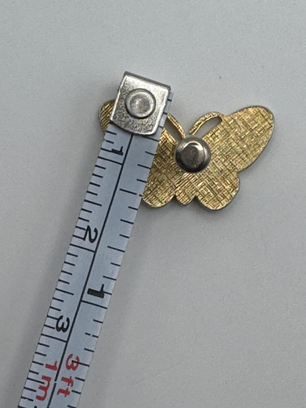 Vintage Sarah Coventry Butterfly Tac Pin White Enamel Splatter Paint Gold Tone Lapel Signed
