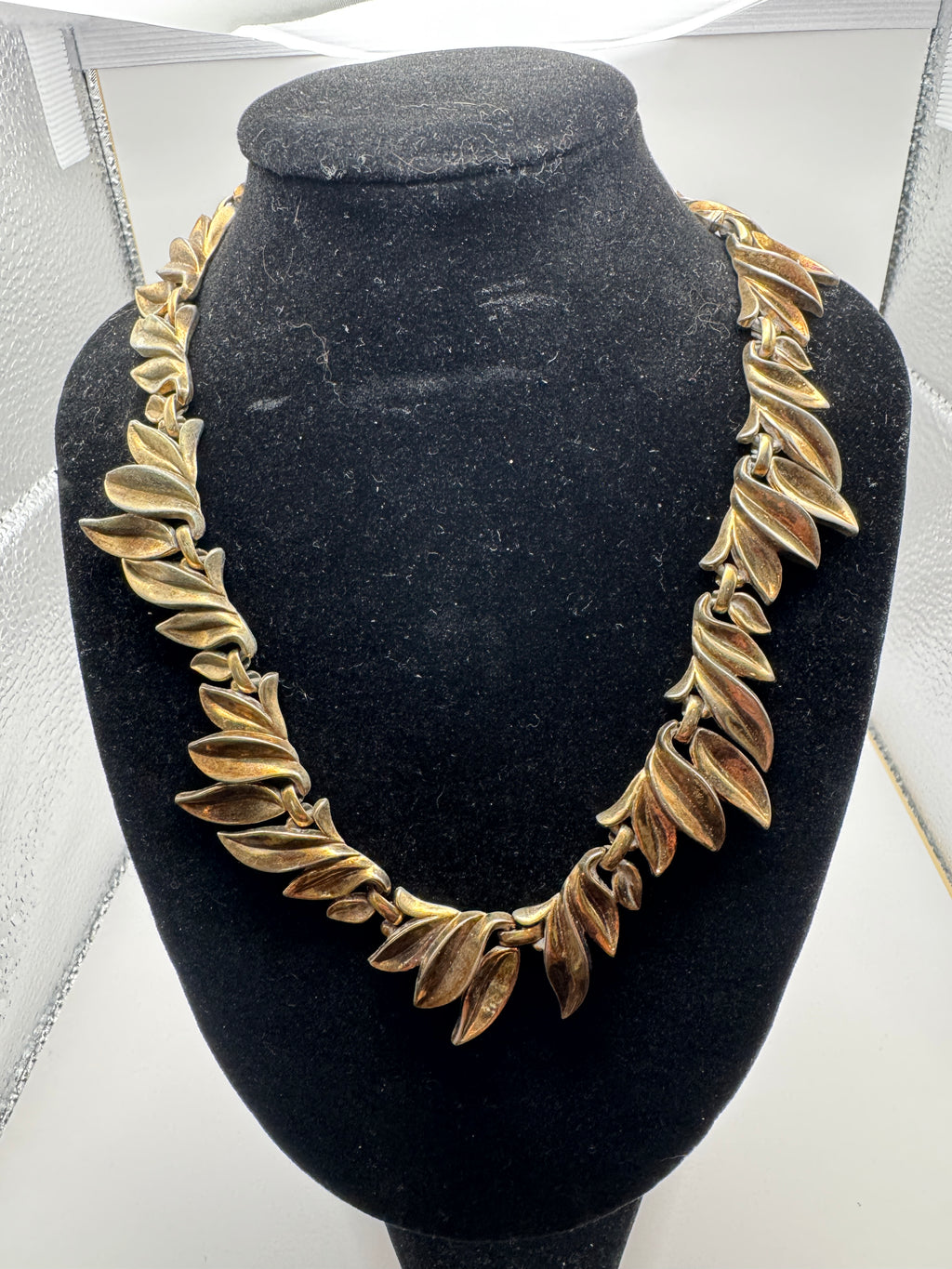 Vintage Trifari Pat Pend Gold Tone Leaf Link Collar Choker Necklace Signed 16"
