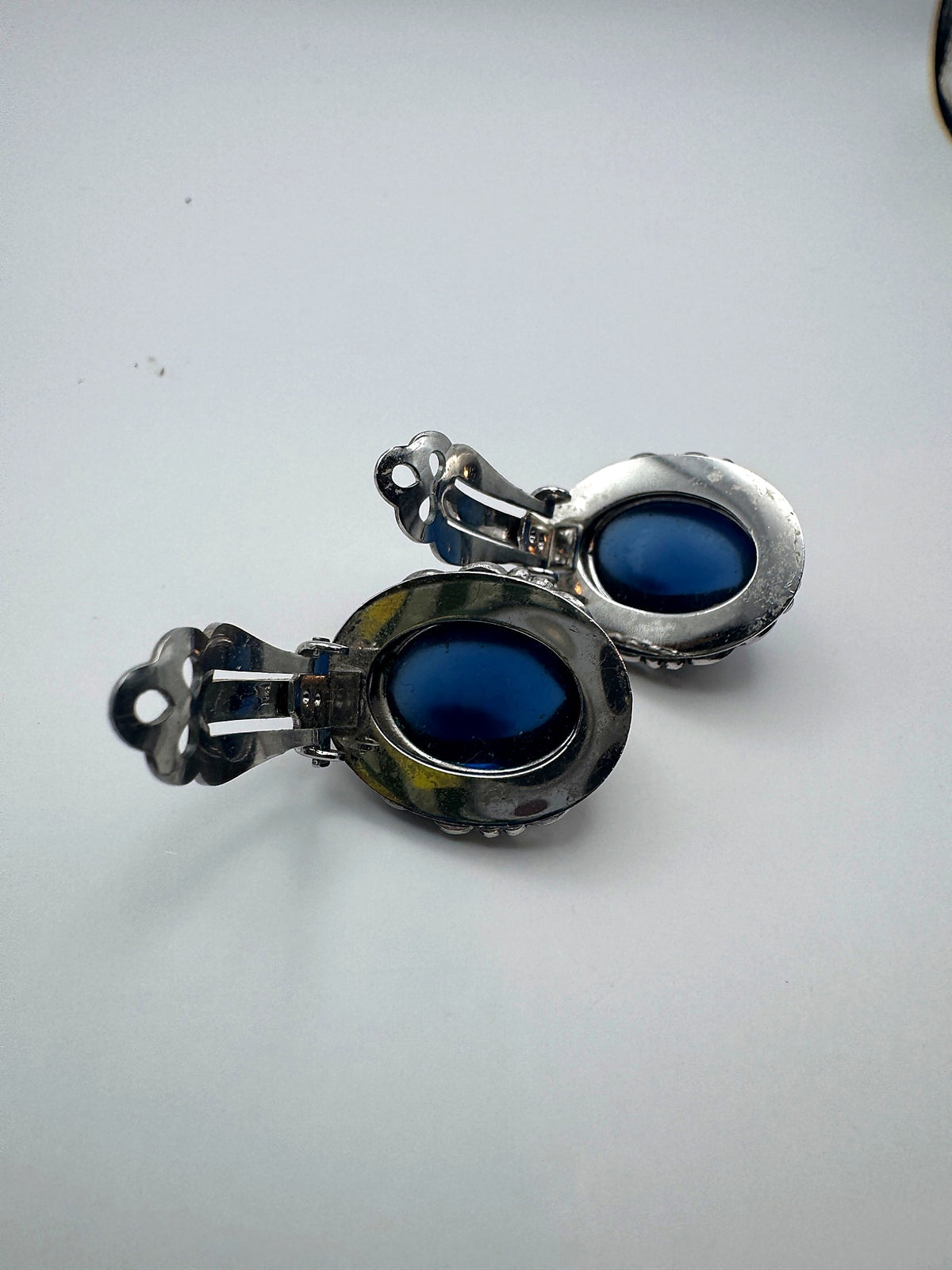 Vintage Whiting & Davis Blue Glass Cabochon Clip Earrings & Matching Ring Set Ornate Silver Tone