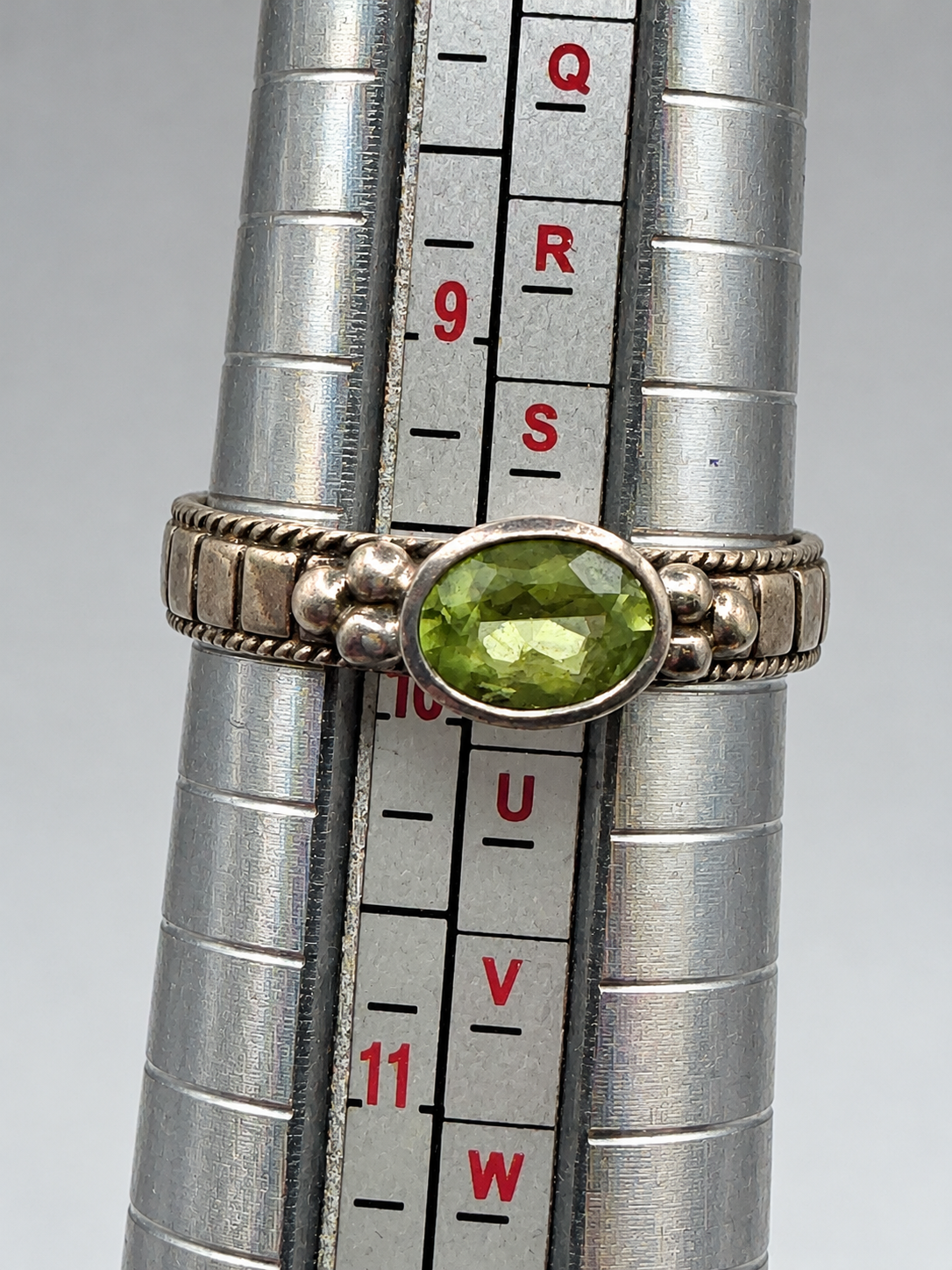Vintage 925 Sterling Silver Green Oval Faceted Stone Ring Rope Edge Thailand Size 10