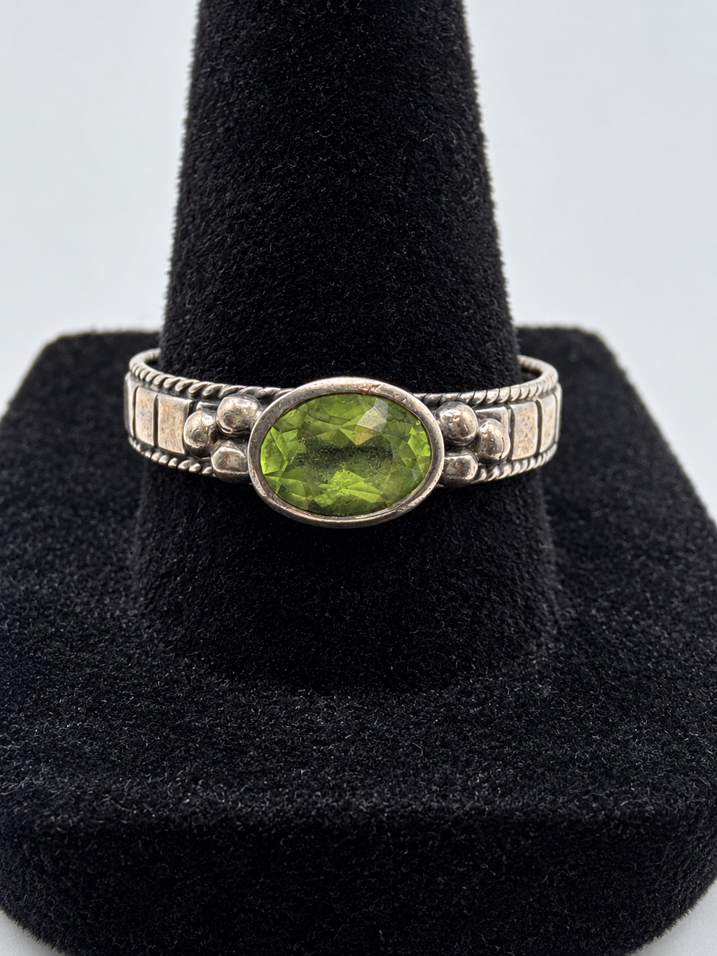 Vintage 925 Sterling Silver Green Oval Faceted Stone Ring Rope Edge Thailand Size 10