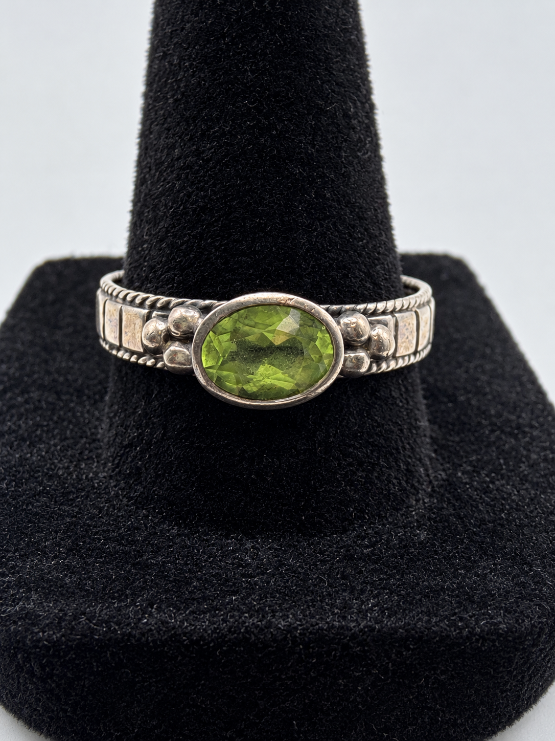 Vintage 925 Sterling Silver Green Oval Faceted Stone Ring Rope Edge Thailand Size 10