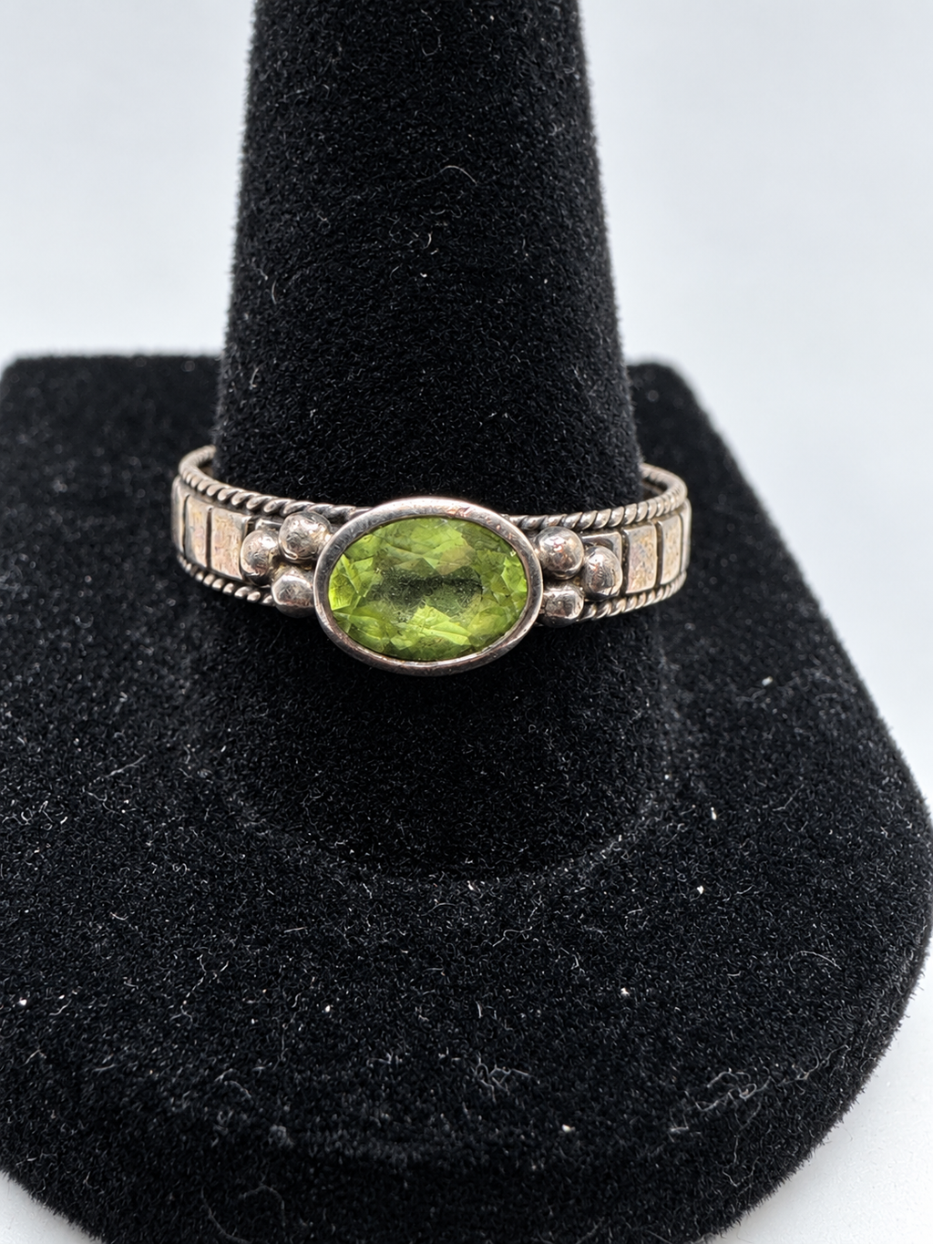 Vintage 925 Sterling Silver Green Oval Faceted Stone Ring Rope Edge Thailand Size 10