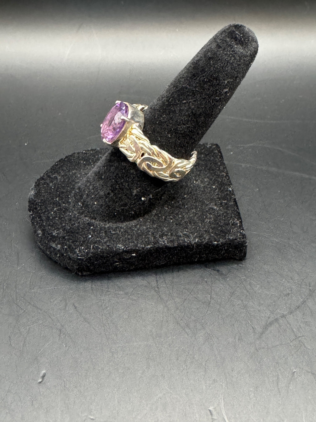 Gold-tone 925 statement ring, detail view, size 7